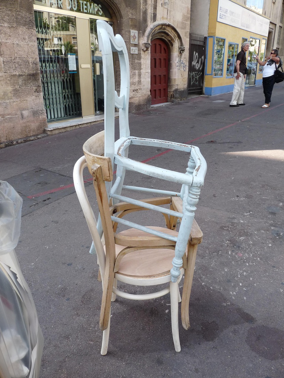 marseilles, chairs, odds and ends